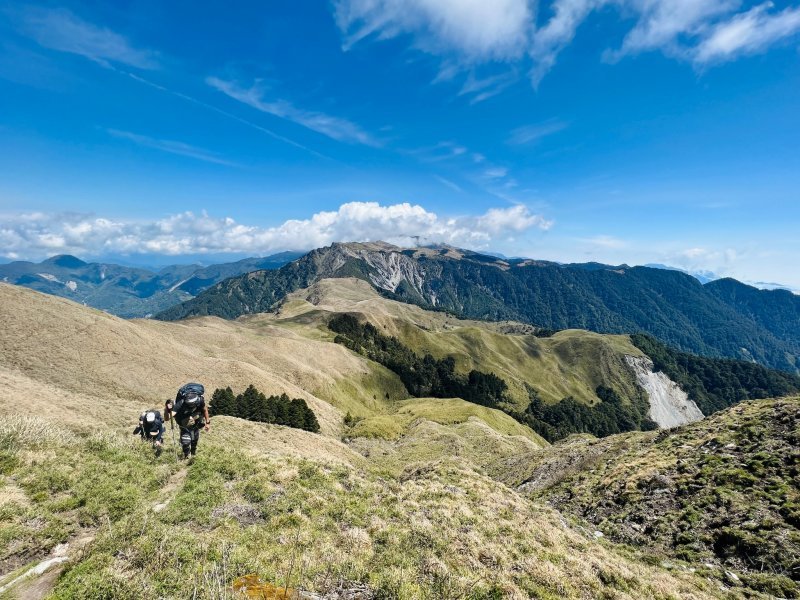 登山鞋又丑又老土？那一定是因为你没穿过salomon萨洛蒙登山鞋